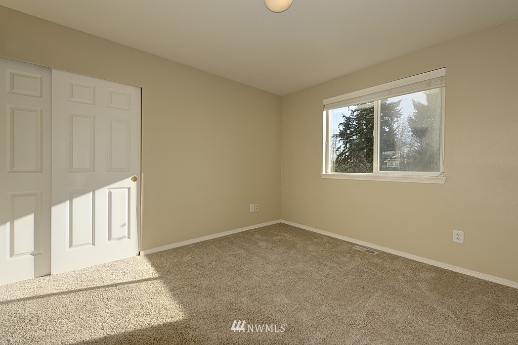 4519 Northeast 5th Street Renton, WA 98059 - Photo 17 of 22