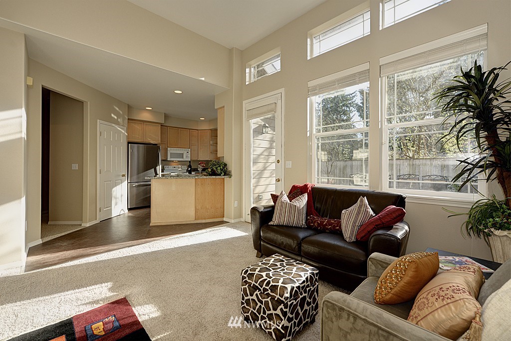 4519 Northeast 5th Street Renton, WA 98059 - Photo 5 of 22