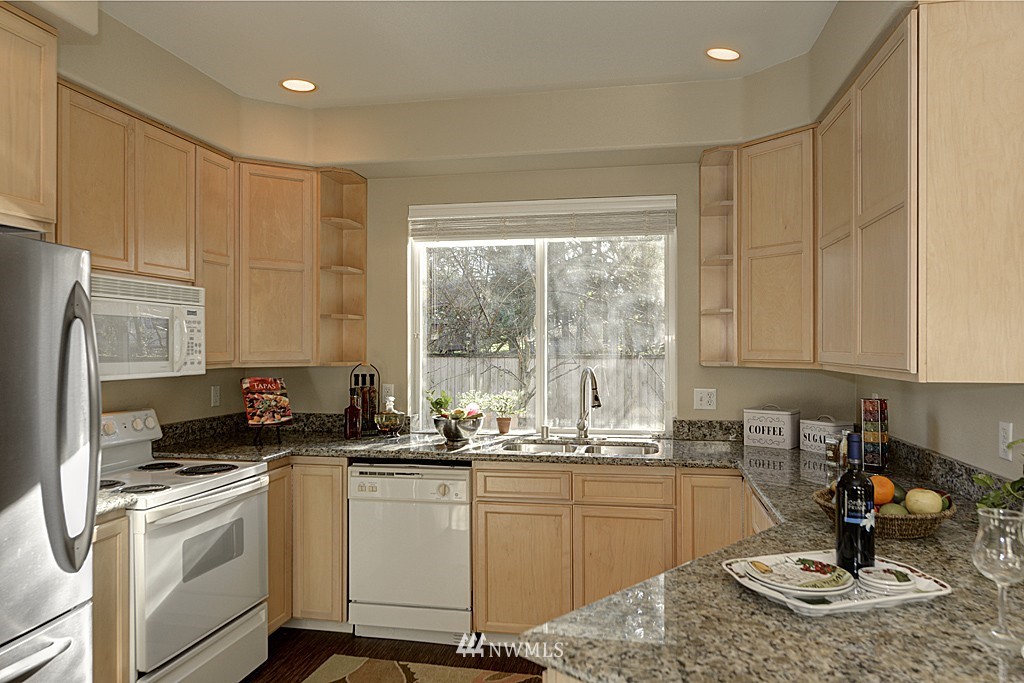 4519 Northeast 5th Street Renton, WA 98059 - Photo 7 of 22