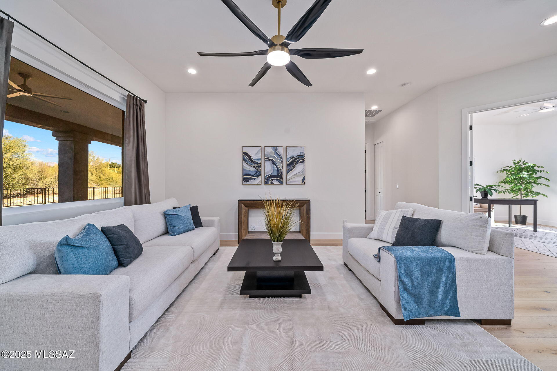 4140 North Pontatoc Road Tucson, AZ 85718 - Photo 4 of 50 Living Room