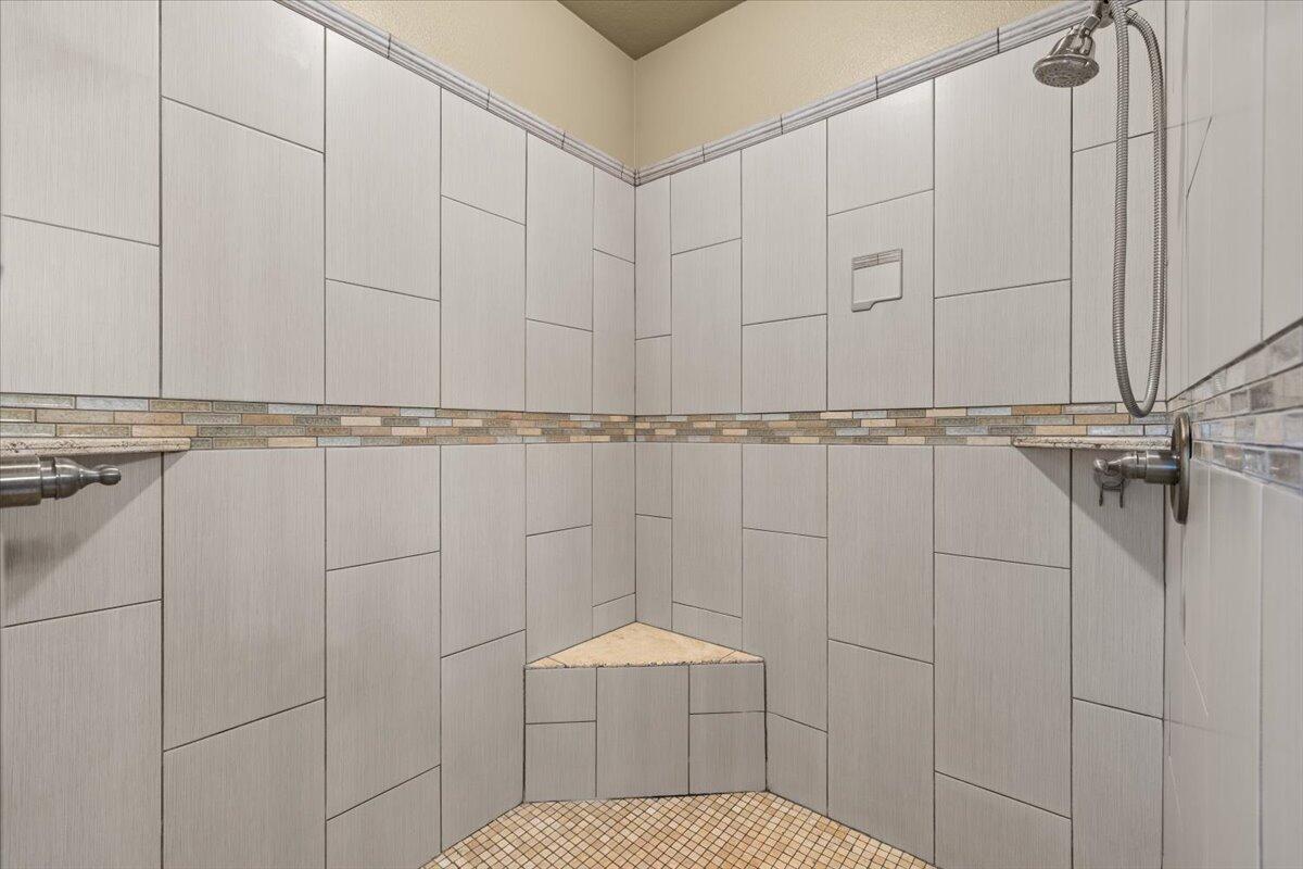 100 McKenzie Ridge Road Grants Pass, OR 97526 - Photo 24 of 46 25-CI_3497