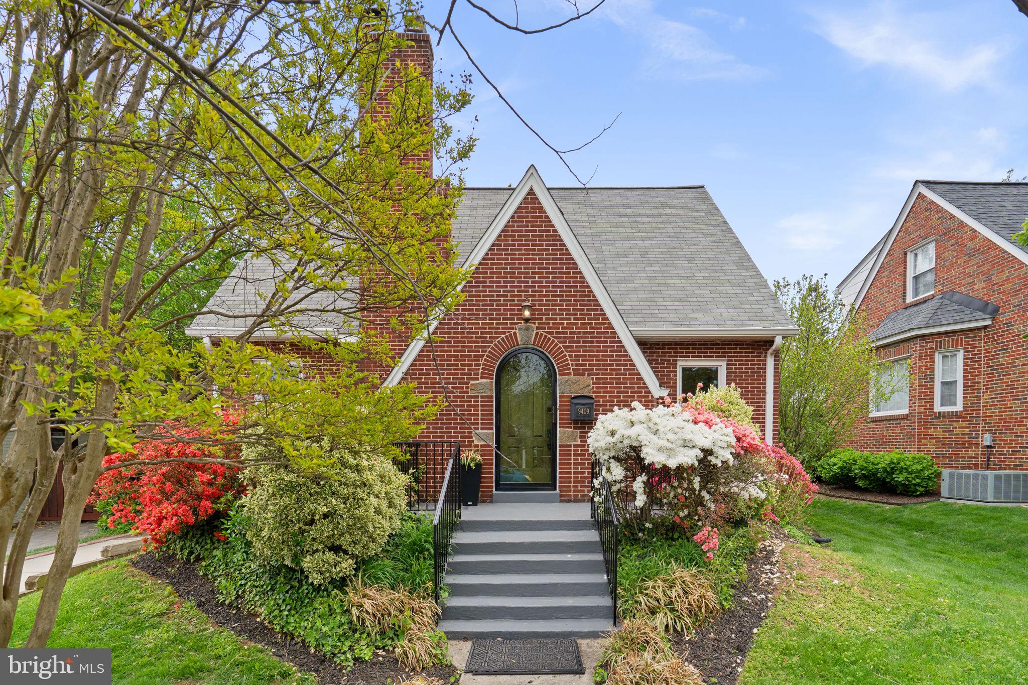 9409 Garwood Street Silver Spring, MD 20901 - Photo 3 of 49 Beautiful arched doorway