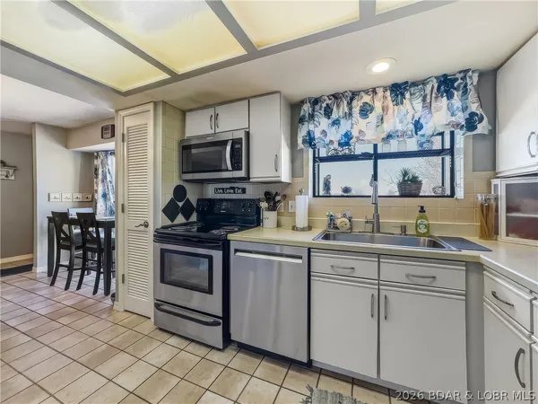 $139,900 | 24 West Casa Del Rio Drive, Unit 3A, Lake Ozark, MO 65049