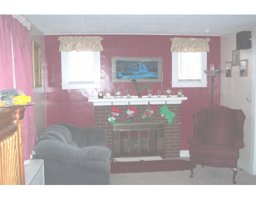 17 Fernwold Street Springfield, MA 01104 - Photo 3 of 3