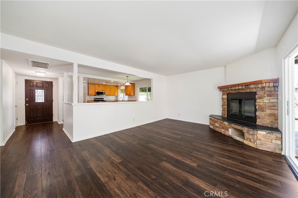 2089 Abraham Street Simi Valley, CA 93065 - Photo 11 of 27