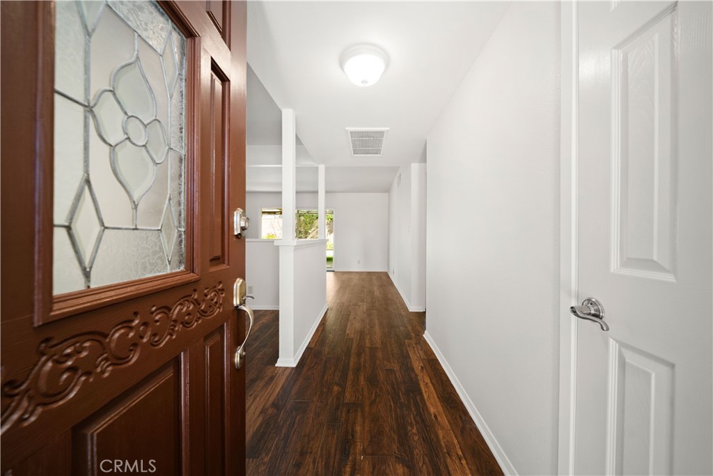 2089 Abraham Street Simi Valley, CA 93065 - Photo 5 of 27