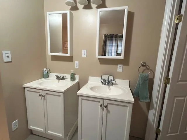 $269,900 | 127 Parkview Avenue, Bangor, ME 04401