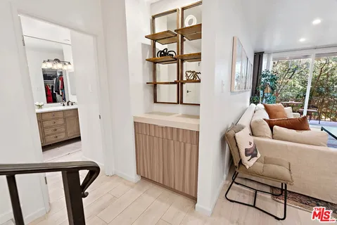 $5,700 | 838 South Barrington Avenue, Unit 203, Los Angeles, CA 90049