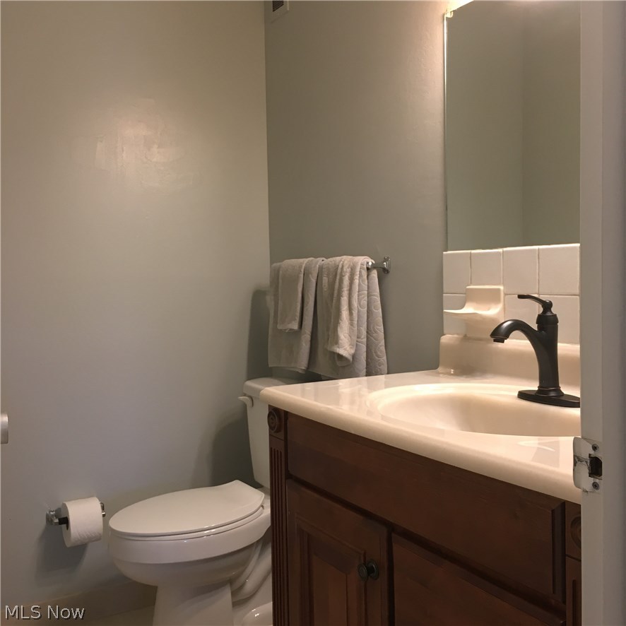 1736 Wagar Road, Unit 202A Rocky River, OH 44116 - Photo 12 of 24