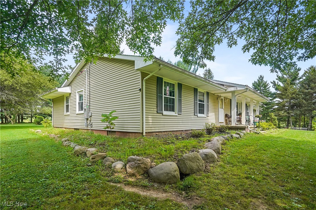 12221 Chamberlain Road Aurora, OH 44202 - Photo 8 of 50 Gallery Image 8