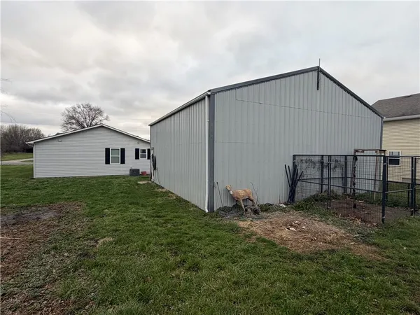 $249,000 | 510 West Samuel Street, Hamilton, MO 64644