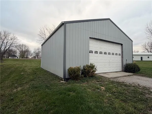 $249,000 | 510 West Samuel Street, Hamilton, MO 64644