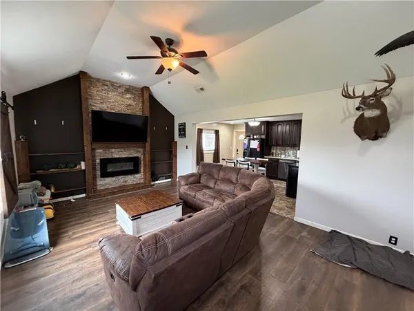 $249,000 | 510 West Samuel Street, Hamilton, MO 64644