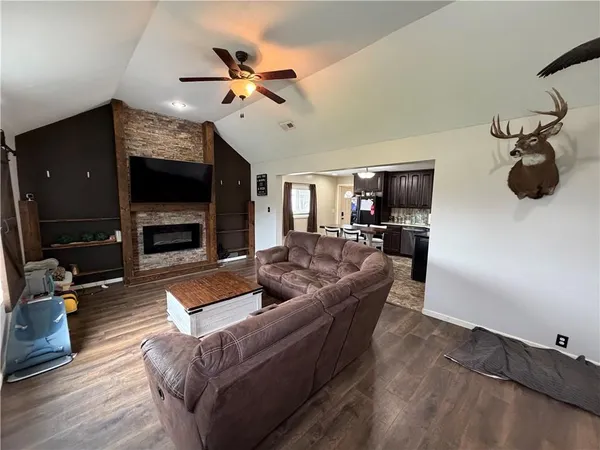 $249,000 | 510 West Samuel Street, Hamilton, MO 64644