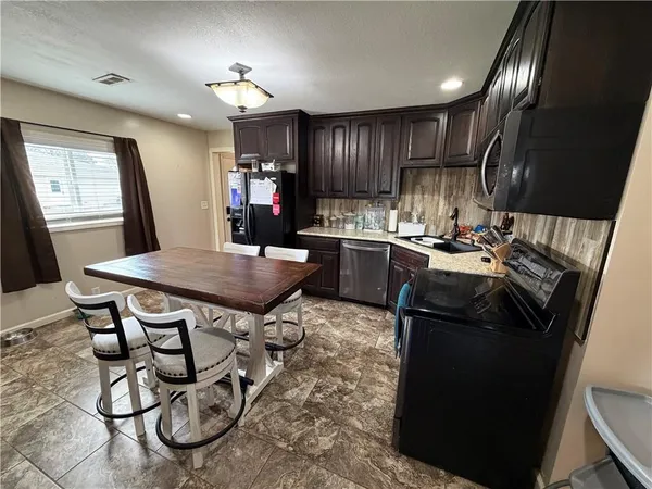 $249,000 | 510 West Samuel Street, Hamilton, MO 64644