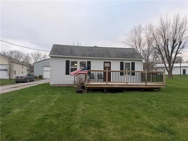 $249,000 | 510 West Samuel Street, Hamilton, MO 64644