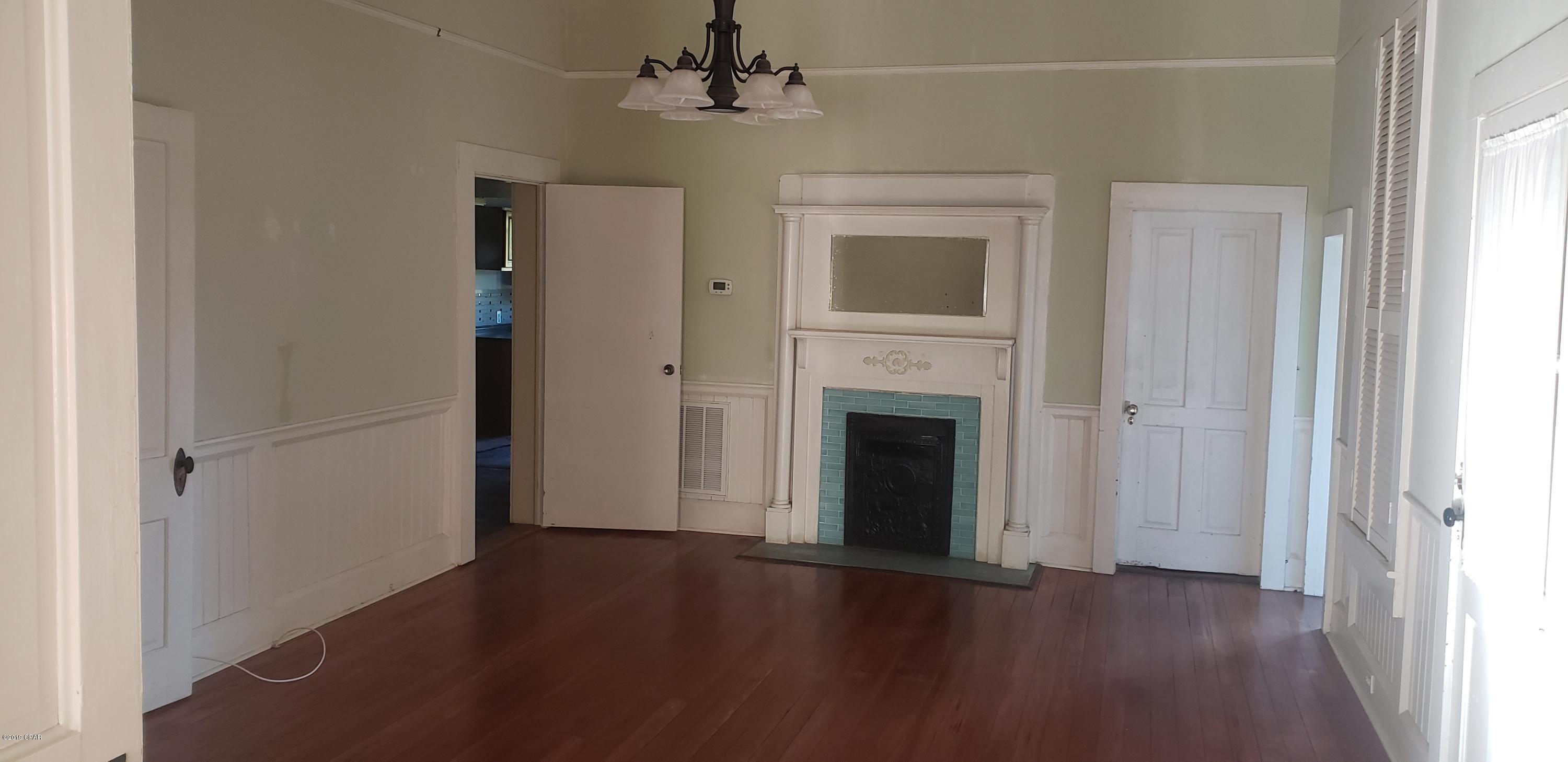 724 3rd Street Chipley, FL 32428 - Photo 4 of 23 Gallery Image 4