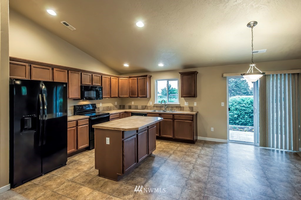 945 Highland Road Walla Walla, WA 99362 - Photo 3 of 23 Gallery Image 3
