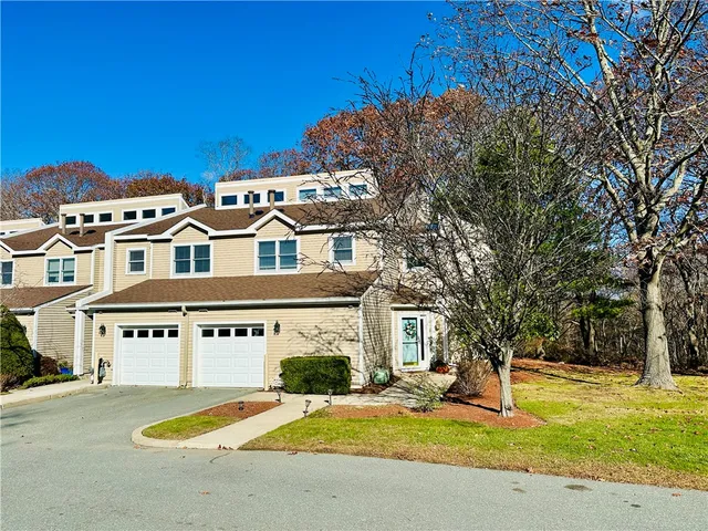 $540,000 | 38 Lawton Brook Lane, Portsmouth, RI 02871