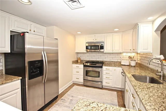 $540,000 | 38 Lawton Brook Lane, Portsmouth, RI 02871