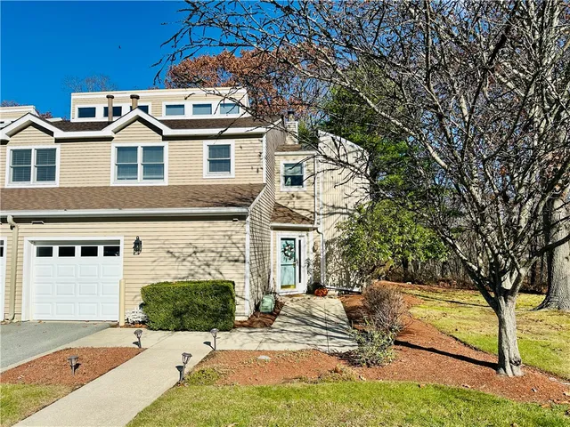 $540,000 | 38 Lawton Brook Lane, Portsmouth, RI 02871