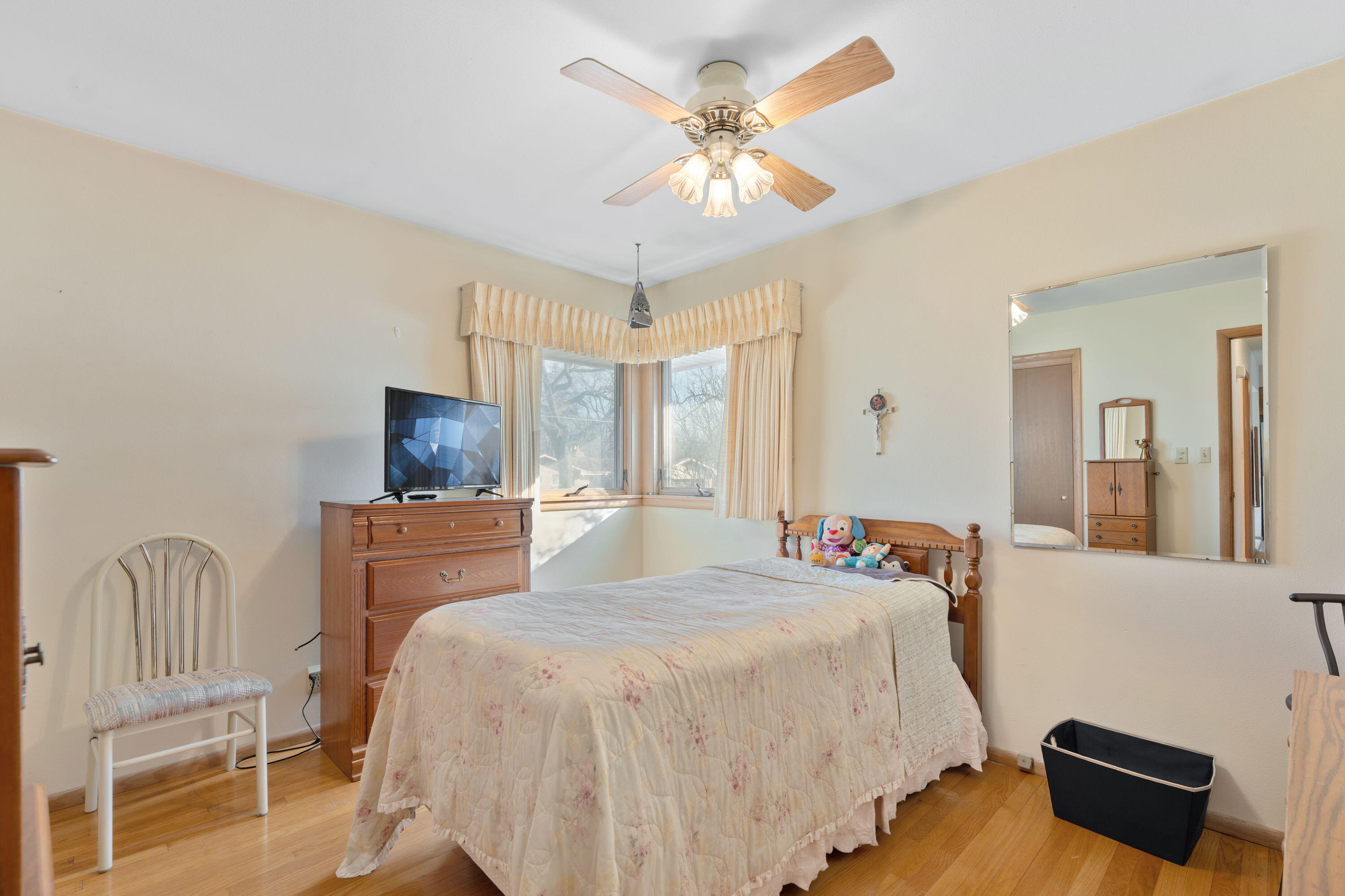 1217 Fairway Drive Racine, WI 53405 - Photo 14 of 21 14_DH107732copy