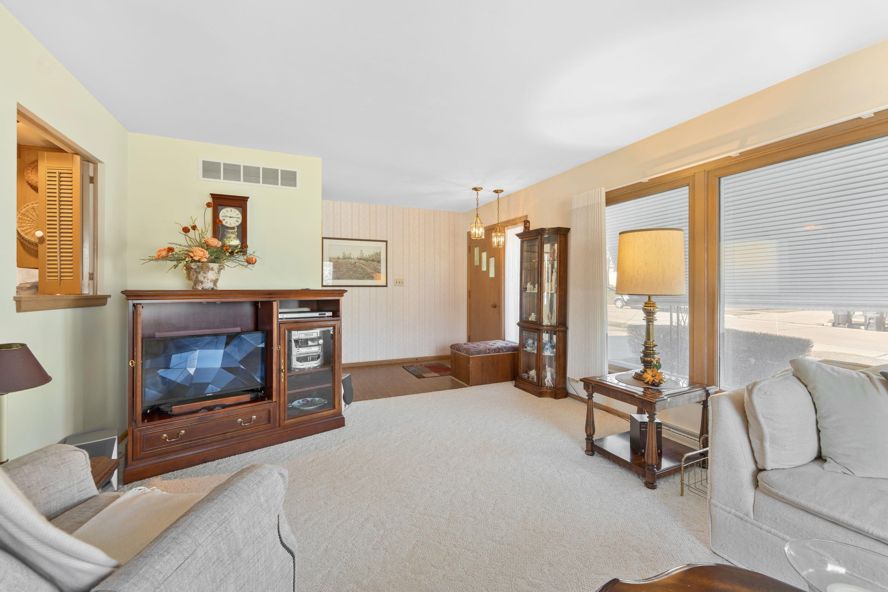 1217 Fairway Drive Racine, WI 53405 - Photo 6 of 21 5_DH107672copy