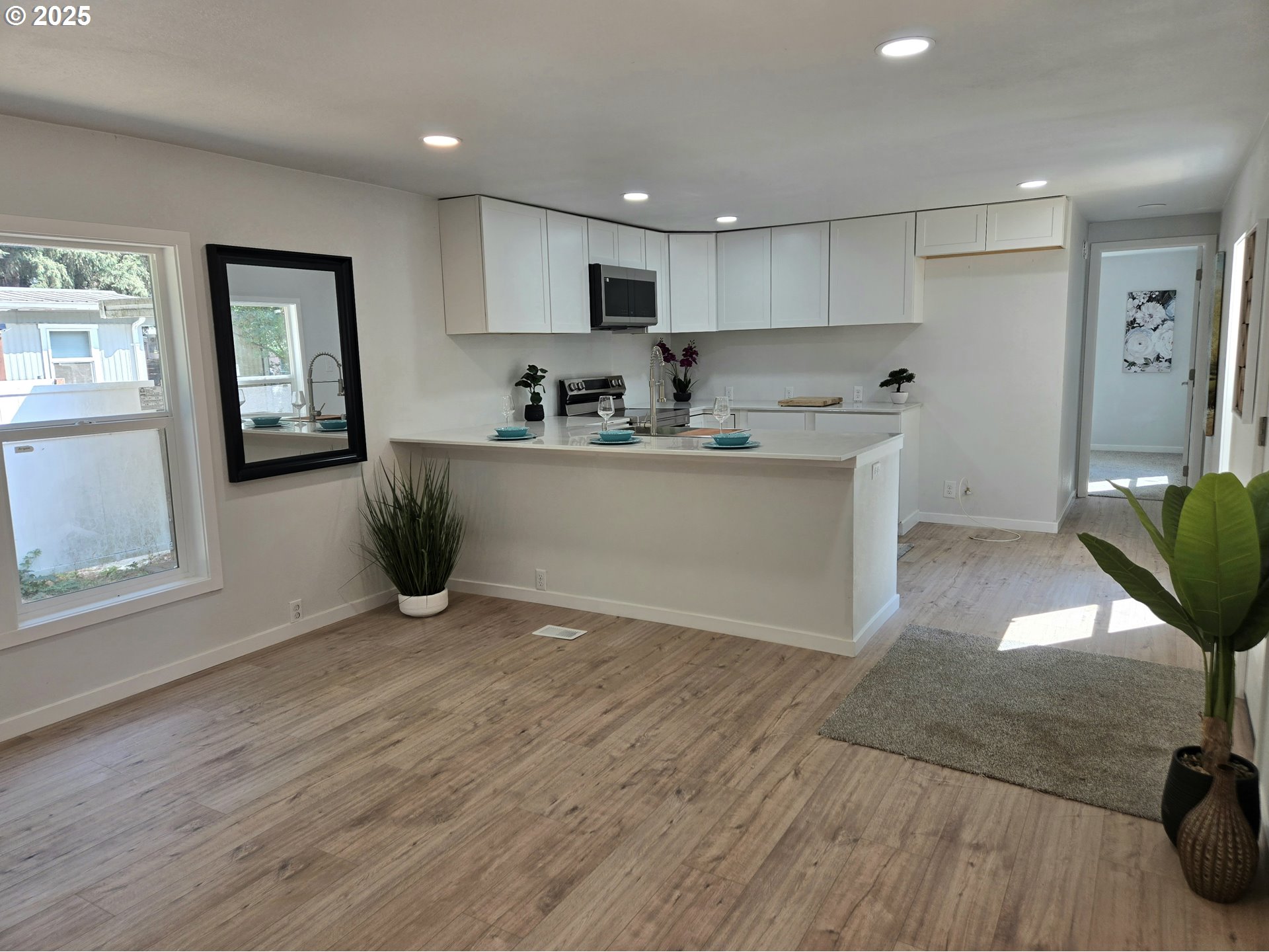 27171 Clear Lake Road, Unit 17 Eugene, OR 97402 - Photo 16 of 35 Living Room