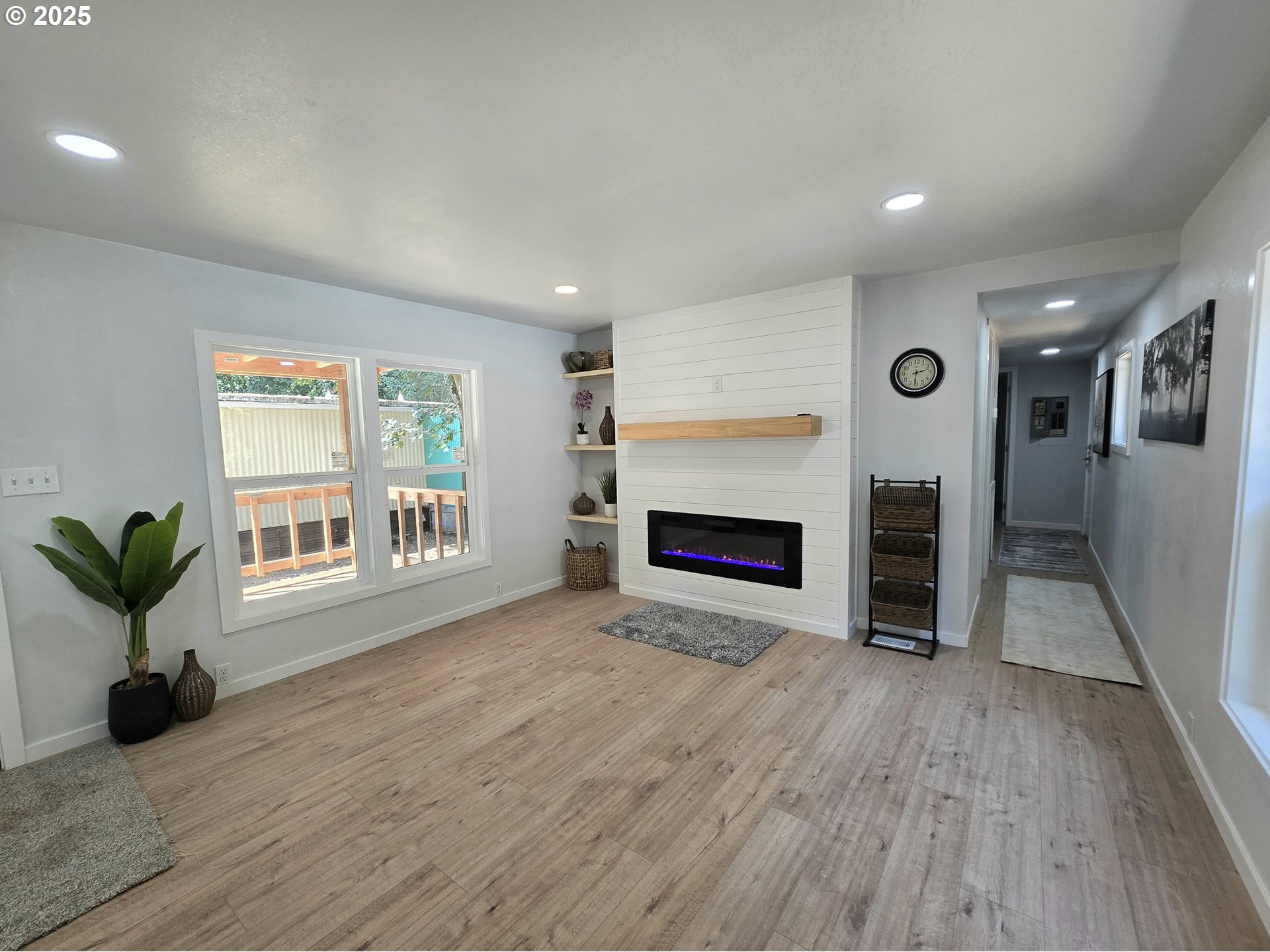 27171 Clear Lake Road, Unit 17 Eugene, OR 97402 - Photo 17 of 35 Living Room