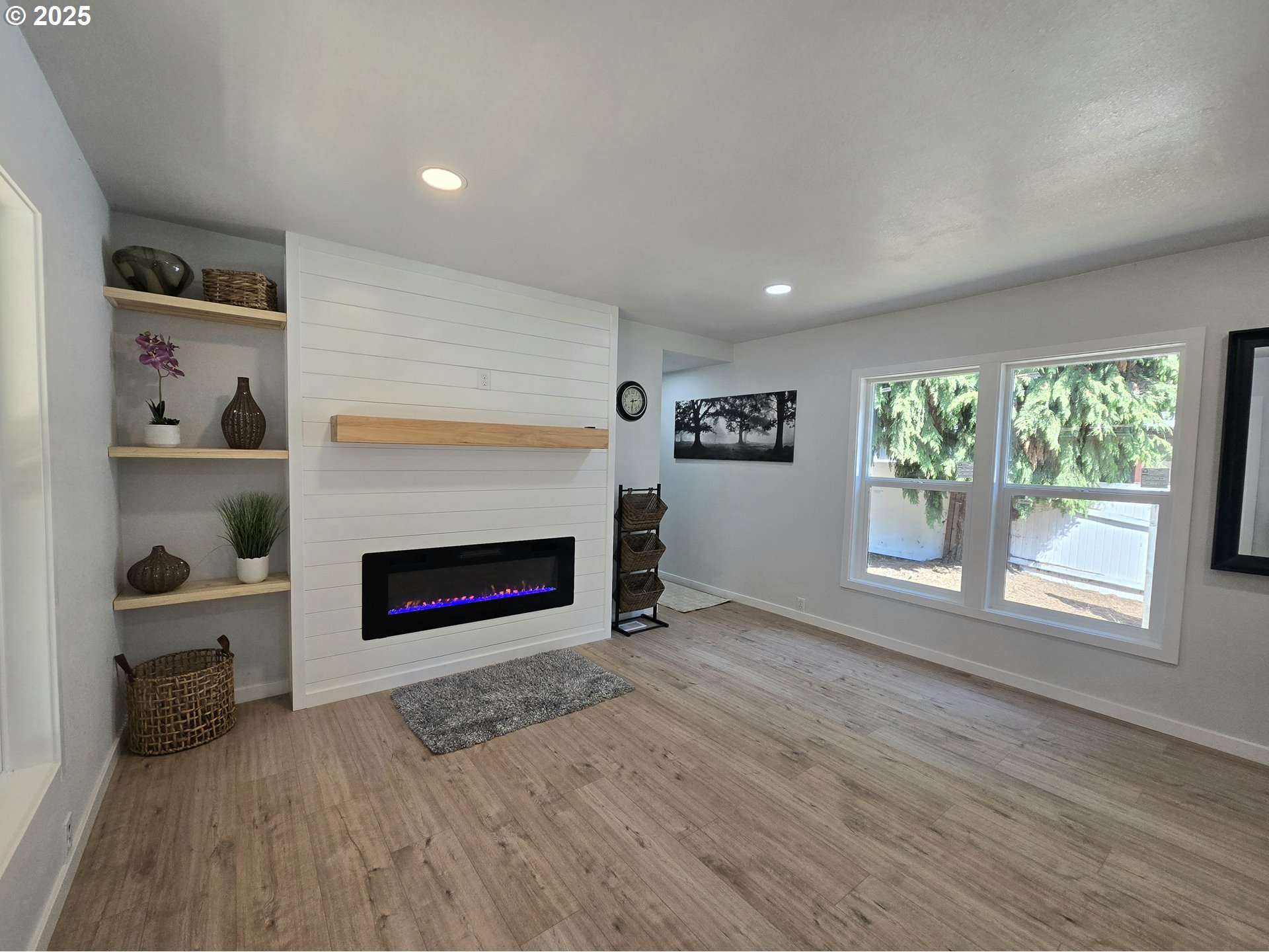 27171 Clear Lake Road, Unit 17 Eugene, OR 97402 - Photo 18 of 35 Fireplace