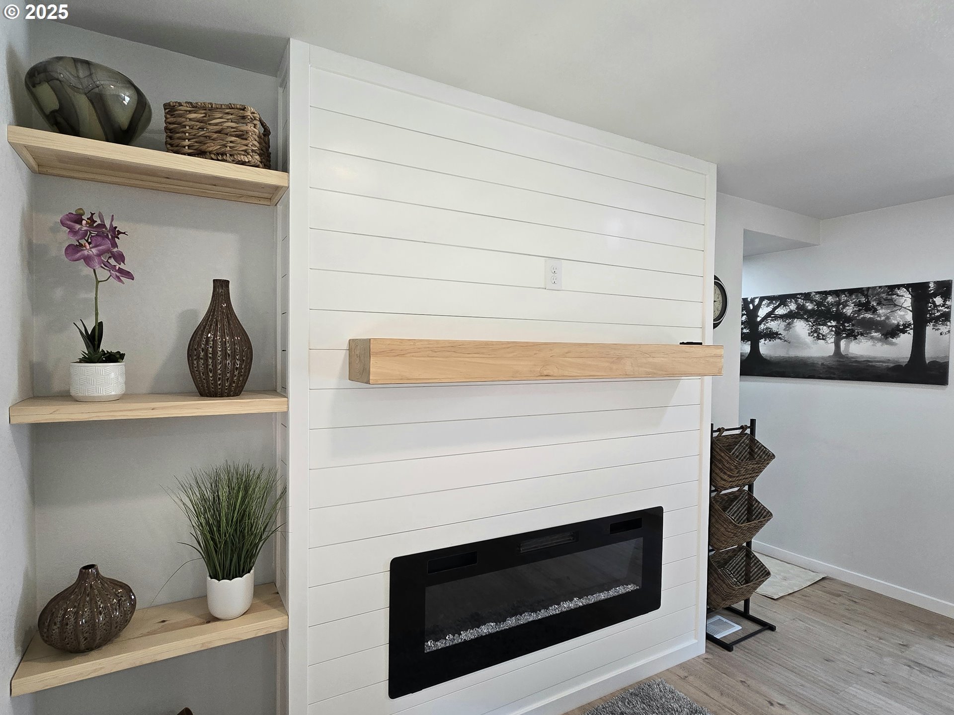 27171 Clear Lake Road, Unit 17 Eugene, OR 97402 - Photo 20 of 35 Fireplace