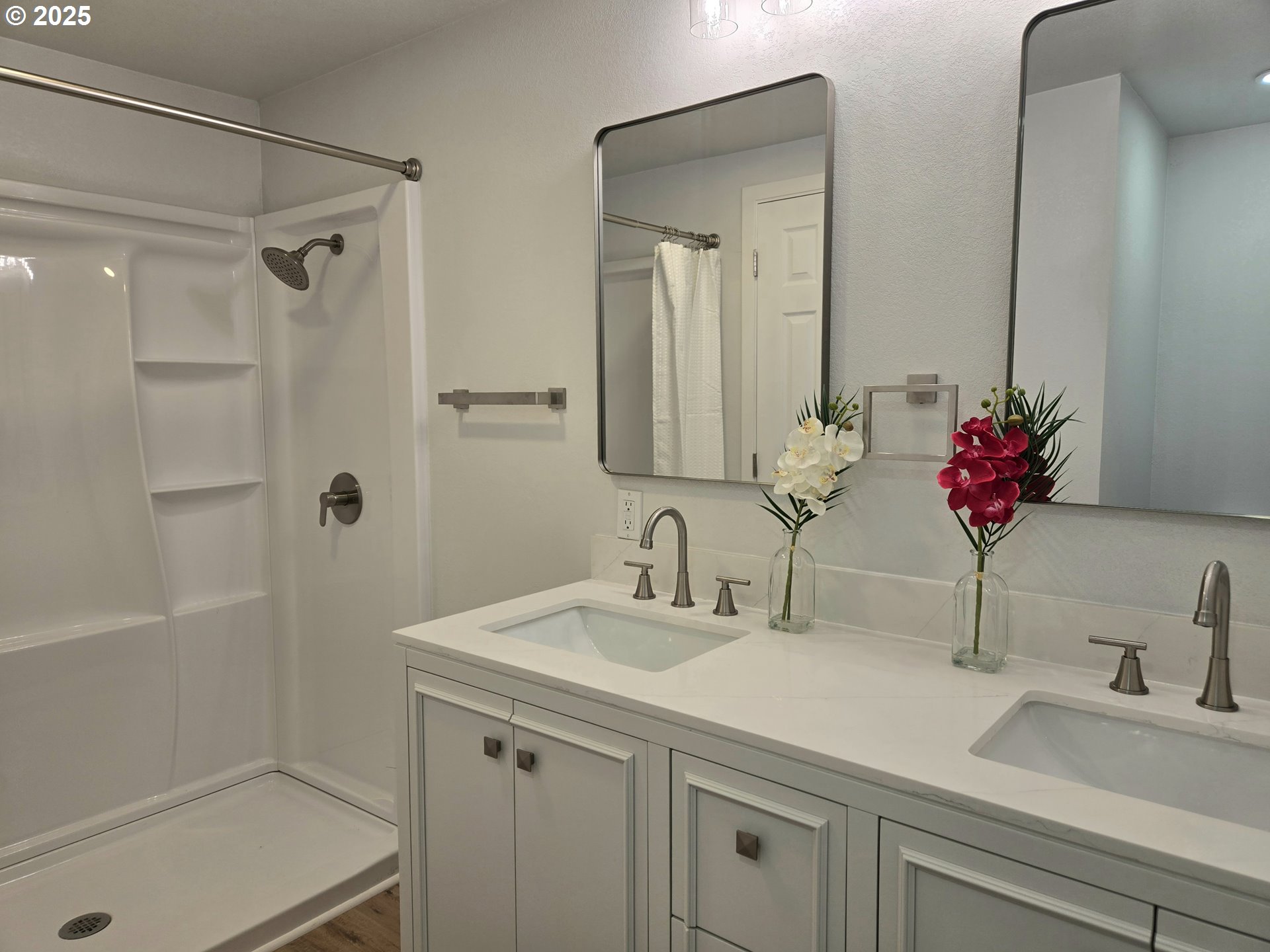 27171 Clear Lake Road, Unit 17 Eugene, OR 97402 - Photo 24 of 35 Bedroom, Owner's Suite