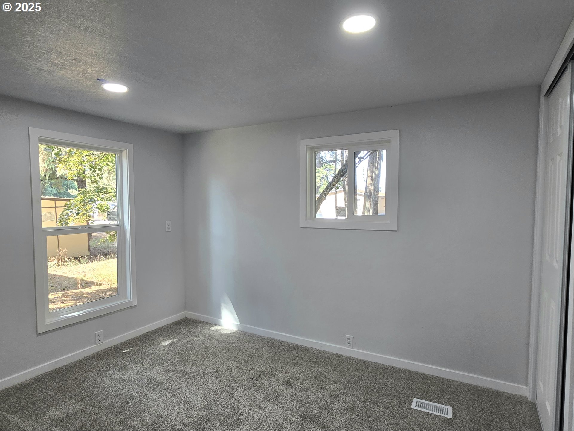 27171 Clear Lake Road, Unit 17 Eugene, OR 97402 - Photo 29 of 35 Bedroom