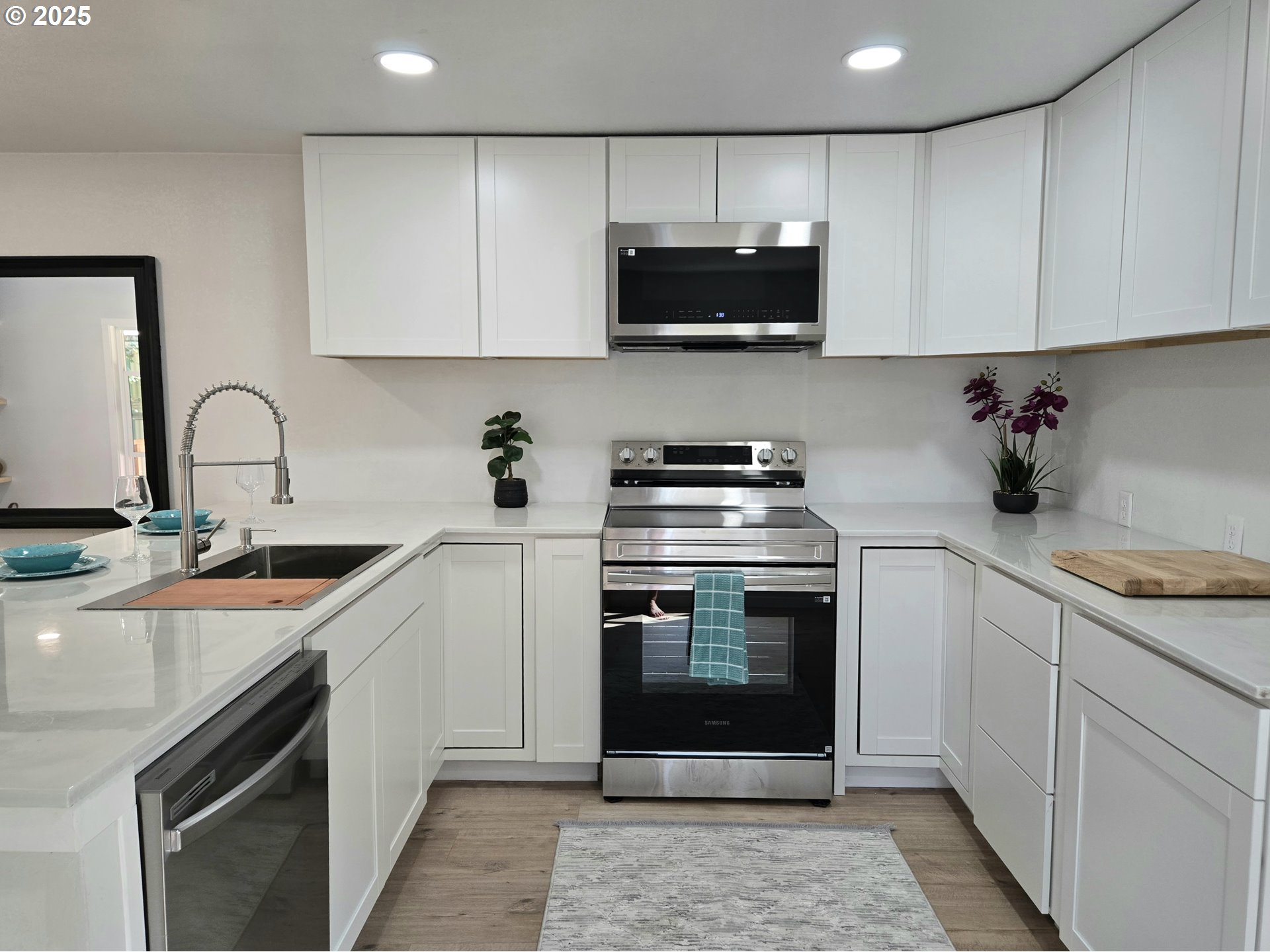 27171 Clear Lake Road, Unit 17 Eugene, OR 97402 - Photo 8 of 35 Kitchen