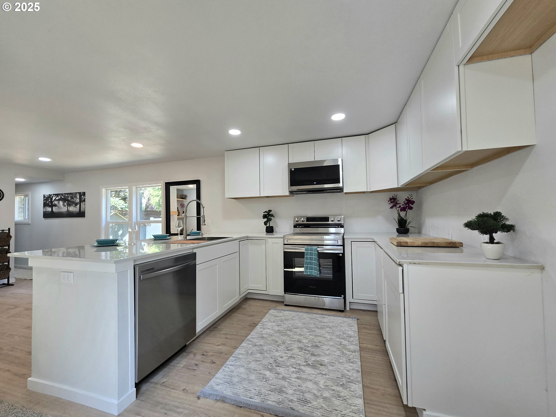 27171 Clear Lake Road, Unit 17 Eugene, OR 97402 - Photo 9 of 35 Kitchen