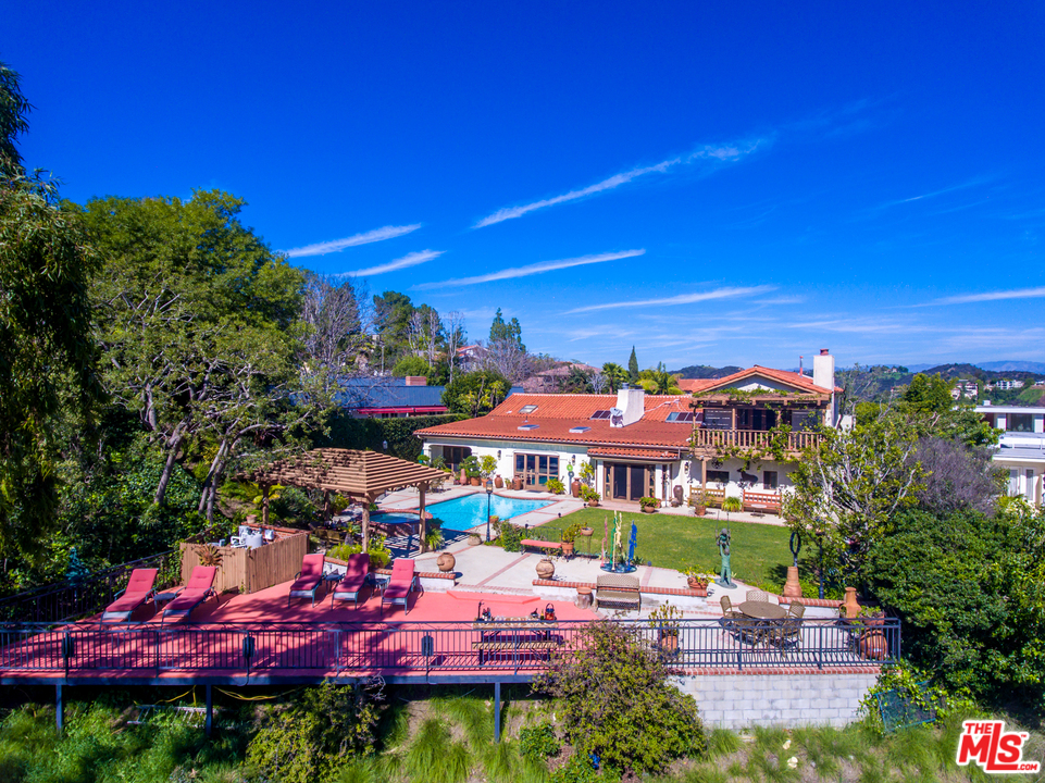 1363 Stradella Road Los Angeles, CA 90077 - Photo 1 of 34