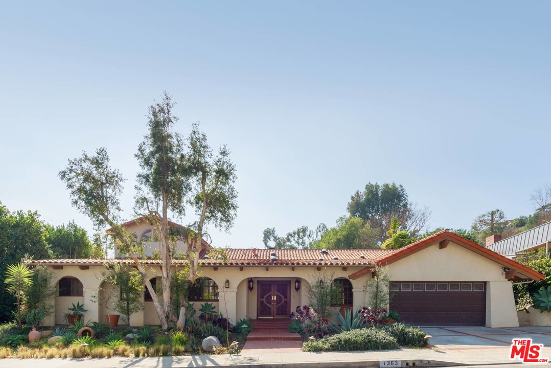 1363 Stradella Road Los Angeles, CA 90077 - Photo 2 of 34