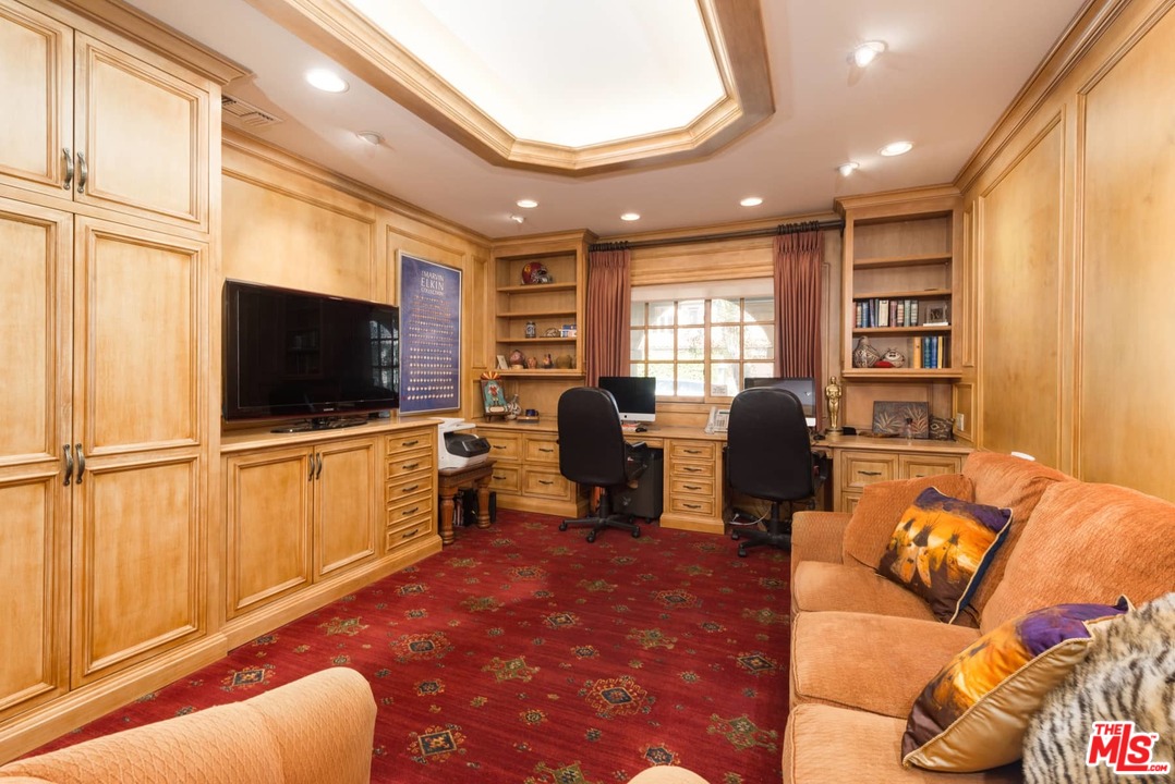 1363 Stradella Road Los Angeles, CA 90077 - Photo 14 of 34