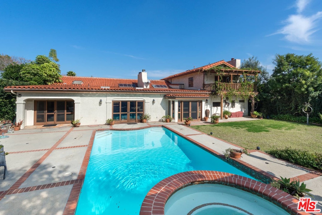 1363 Stradella Road Los Angeles, CA 90077 - Photo 31 of 34