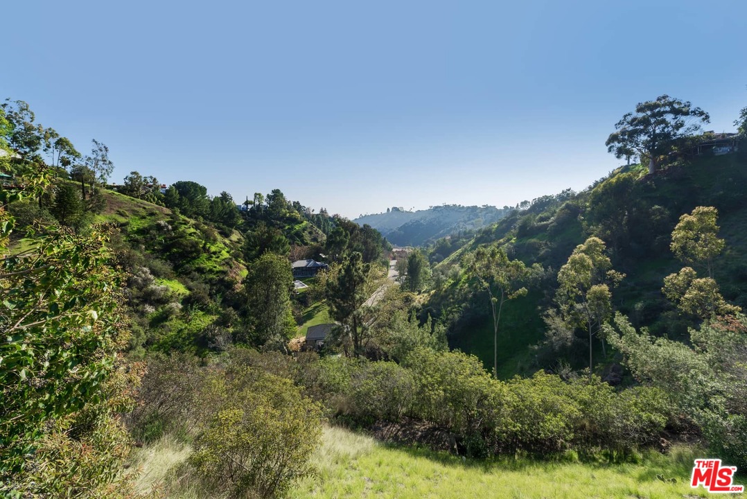 1363 Stradella Road Los Angeles, CA 90077 - Photo 33 of 34