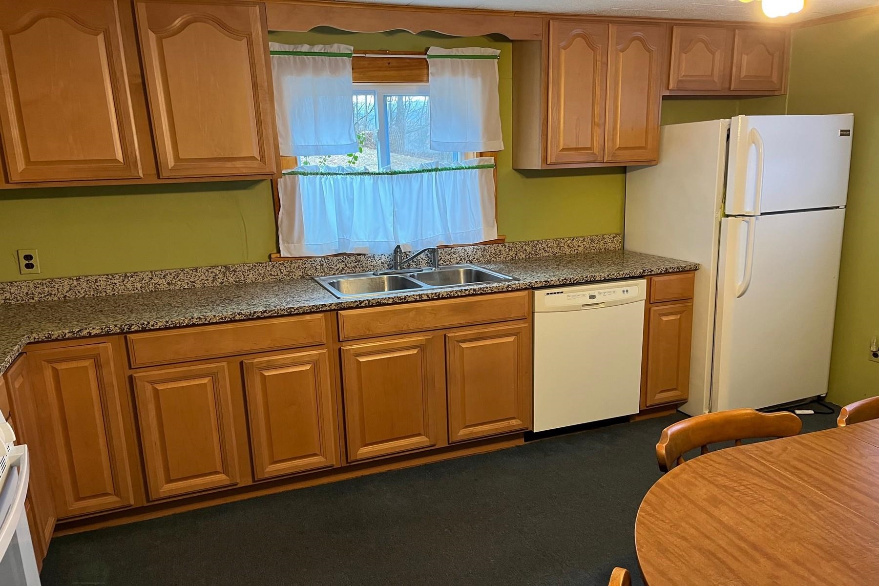 36 Cain Street Proctor, VT 05765 - Photo 14 of 22
