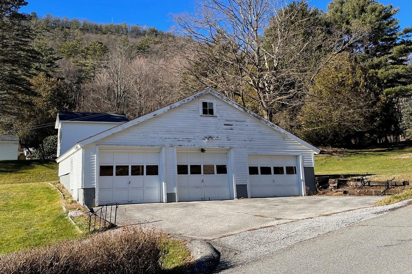 36 Cain Street Proctor, VT 05765 - Photo 2 of 22