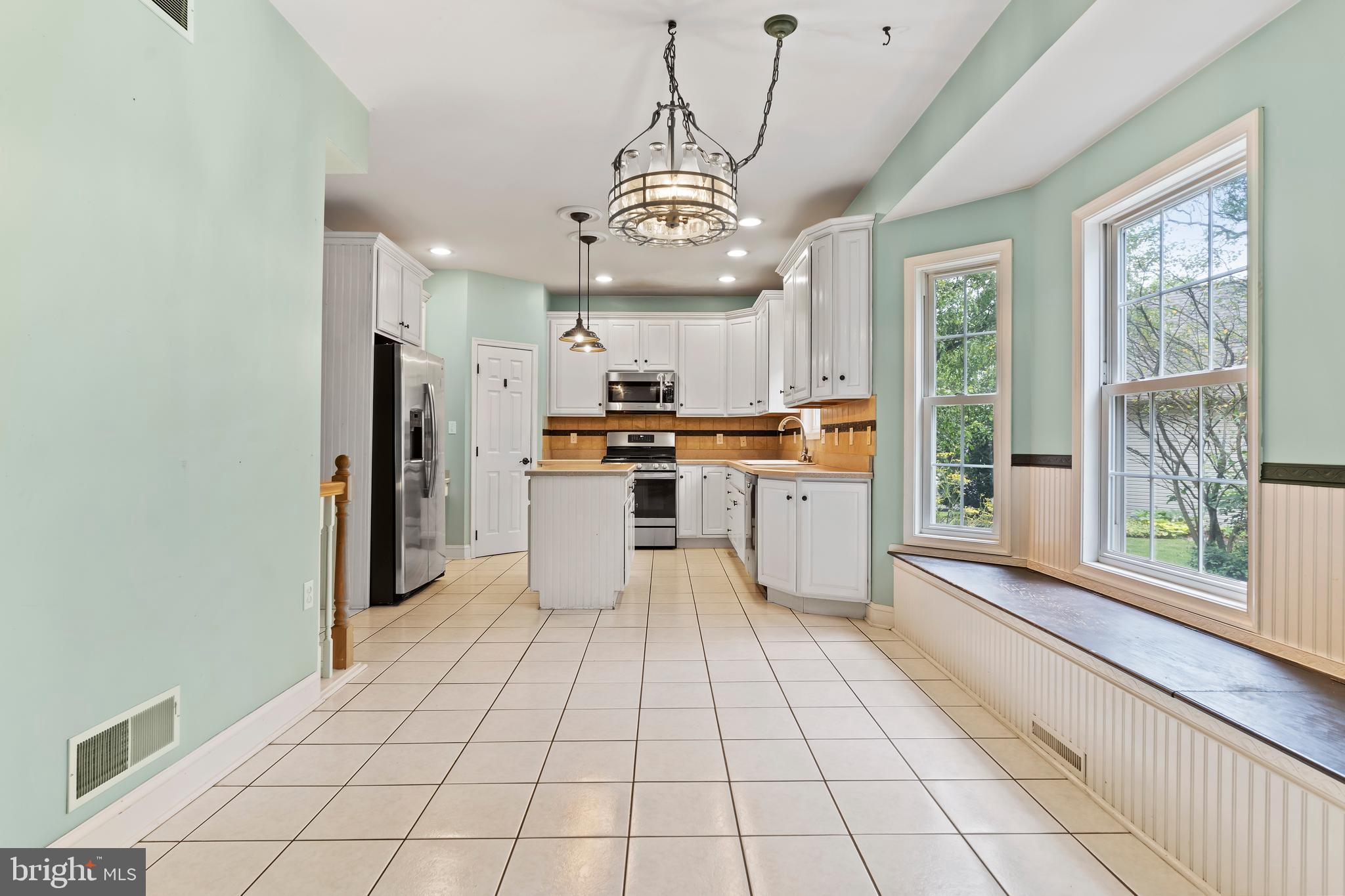 5960 Huntington Cmns Enola, PA 17025 - Photo 15 of 59