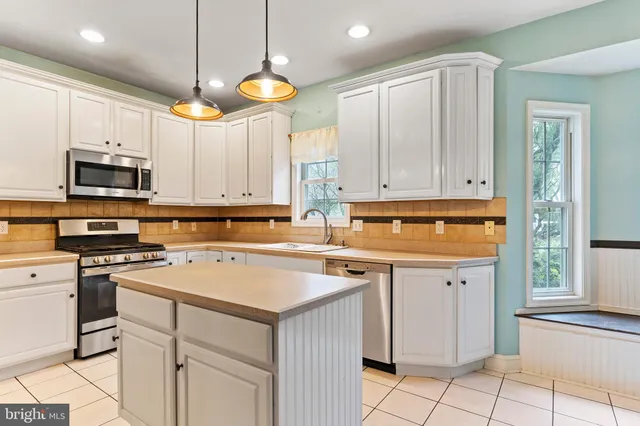 $569,900 | 5960 Huntington Cmns, Enola, PA 17025