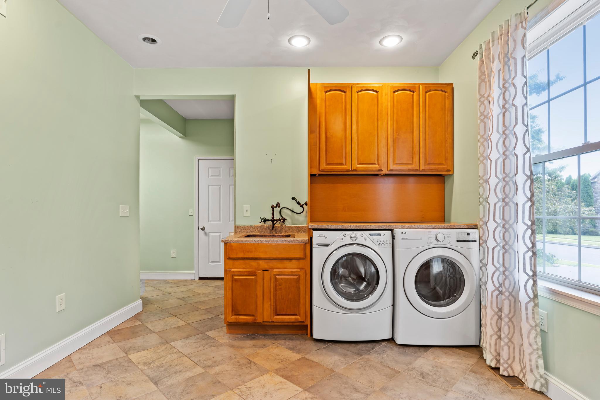 5960 Huntington Cmns Enola, PA 17025 - Photo 23 of 59