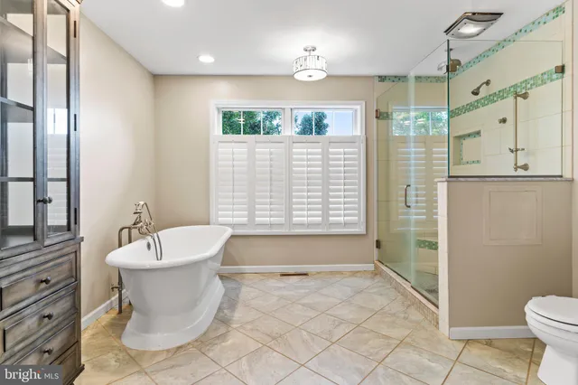 $569,900 | 5960 Huntington Cmns, Enola, PA 17025