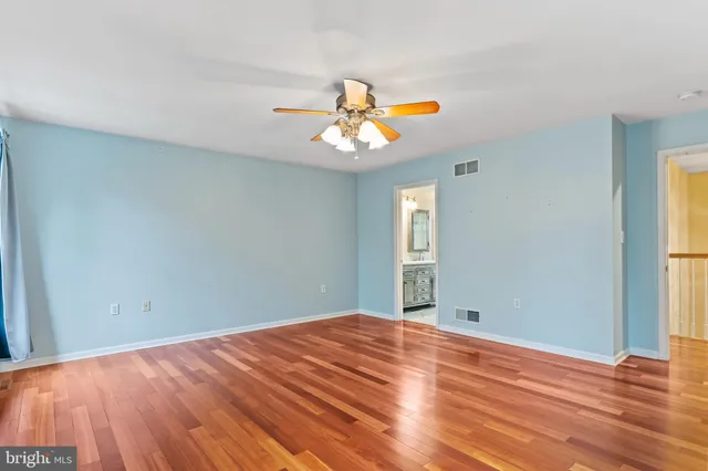 $569,900 | 5960 Huntington Cmns, Enola, PA 17025