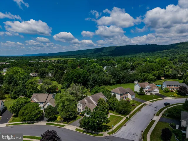 $569,900 | 5960 Huntington Cmns, Enola, PA 17025