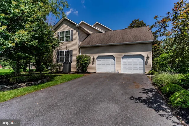 $569,900 | 5960 Huntington Cmns, Enola, PA 17025