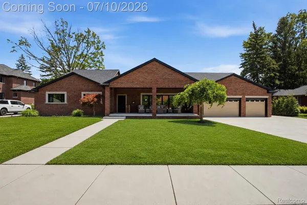 $1,750,000 | 600 Woodcrest Drive, Dearborn, MI 48124